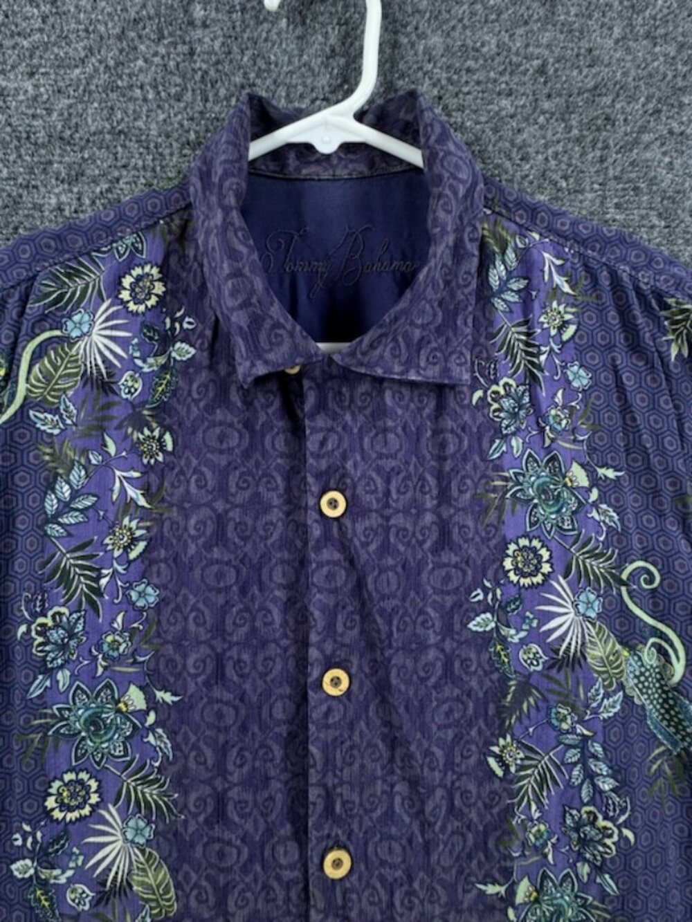 Tommy Bahama Purple Medium Logo Short Sleeve Men Floral Shirt Beach Silk Adult